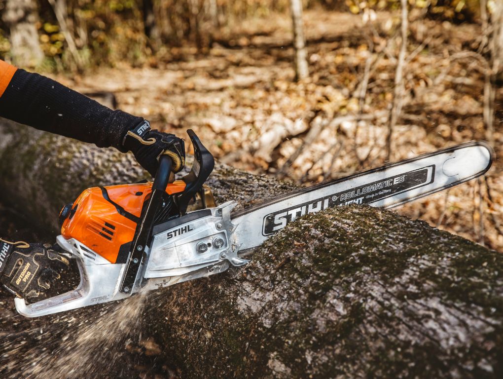 Motors&auml;ge STIHL MS 500i im Einsatz